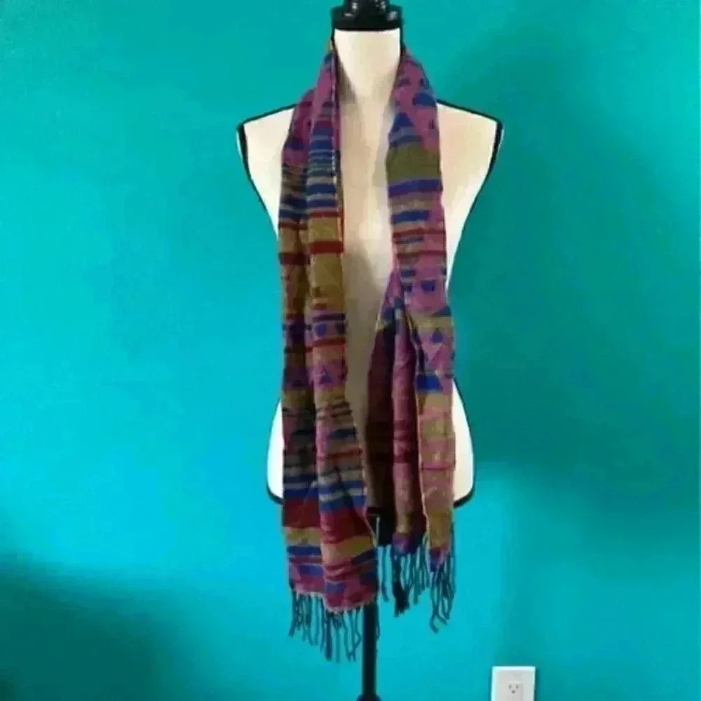 ⭐️ Patterned colorful scarf